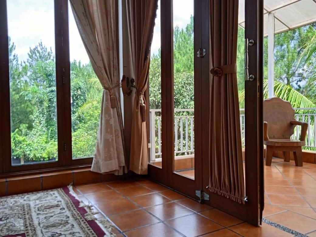Villa Gathering Yuni Syahla Citaringgul Экстерьер фото