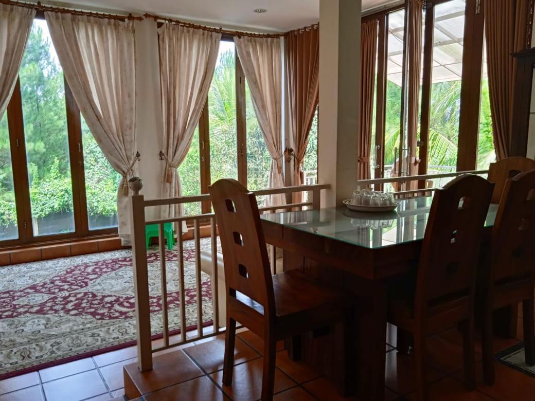 Villa Gathering Yuni Syahla Citaringgul Экстерьер фото